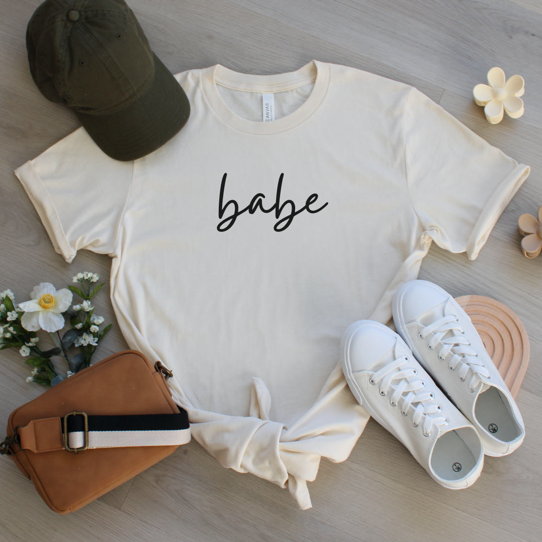 Simplistic Babe T-Shirt