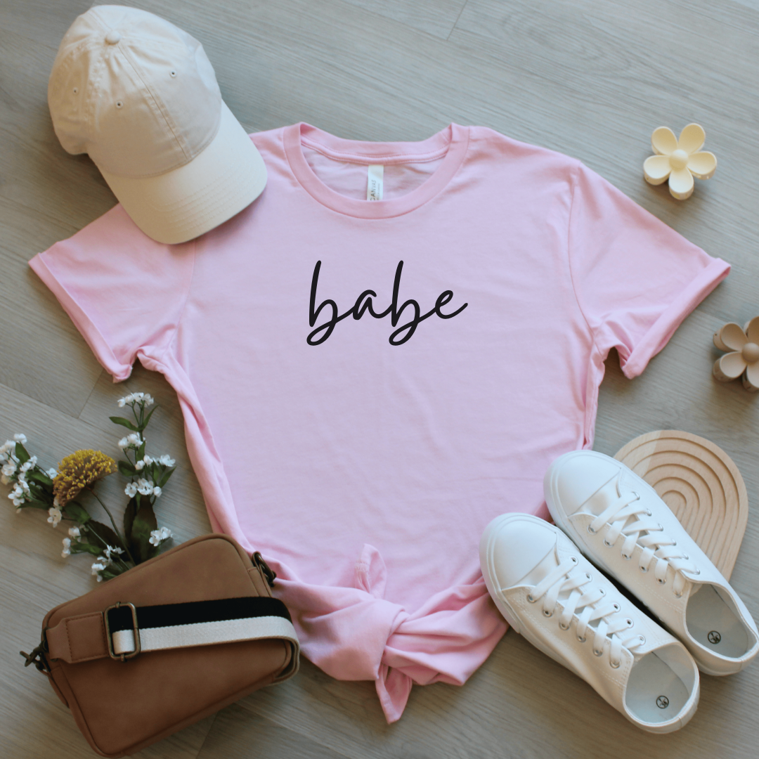 Simplistic Babe T-Shirt