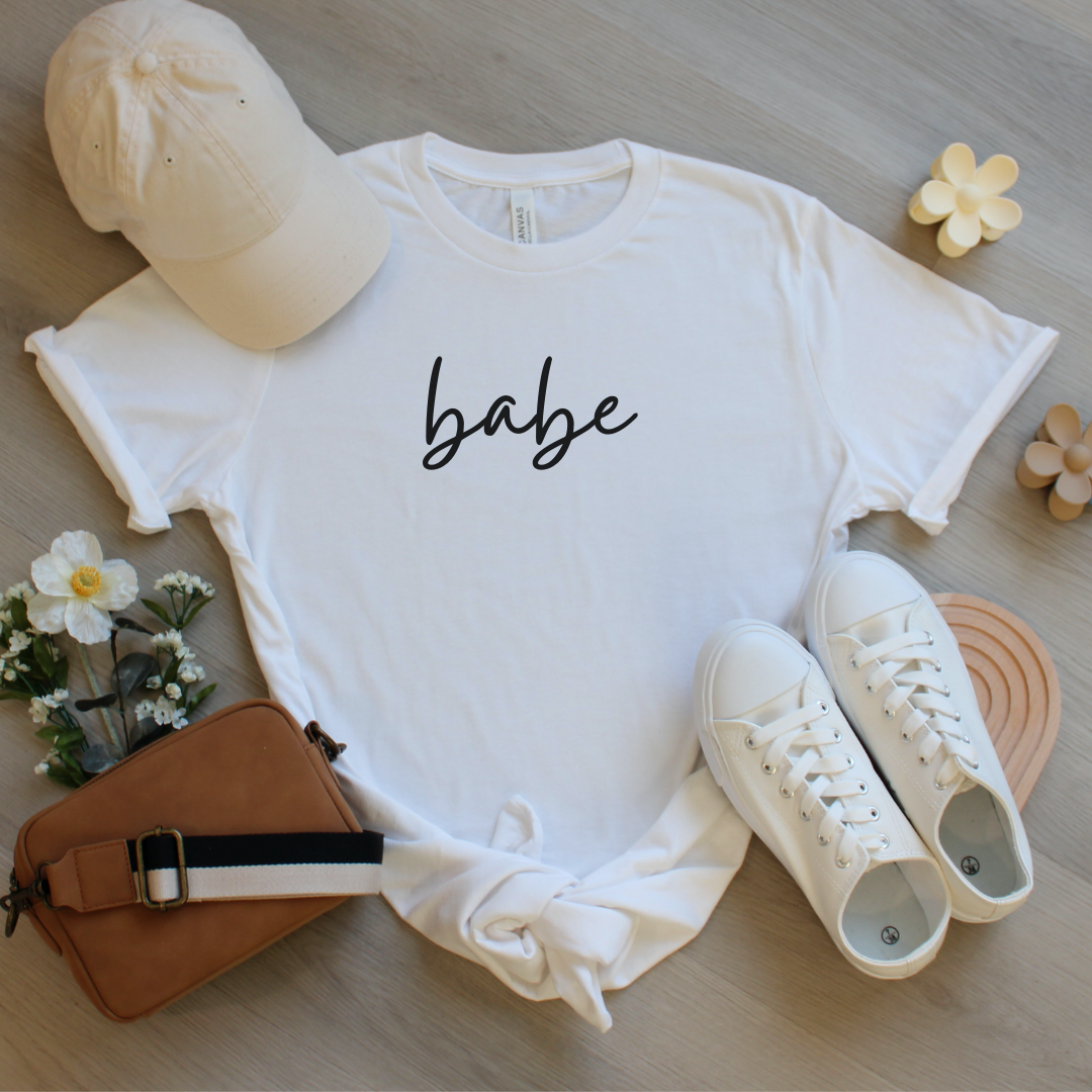 Simplistic Babe T-Shirt